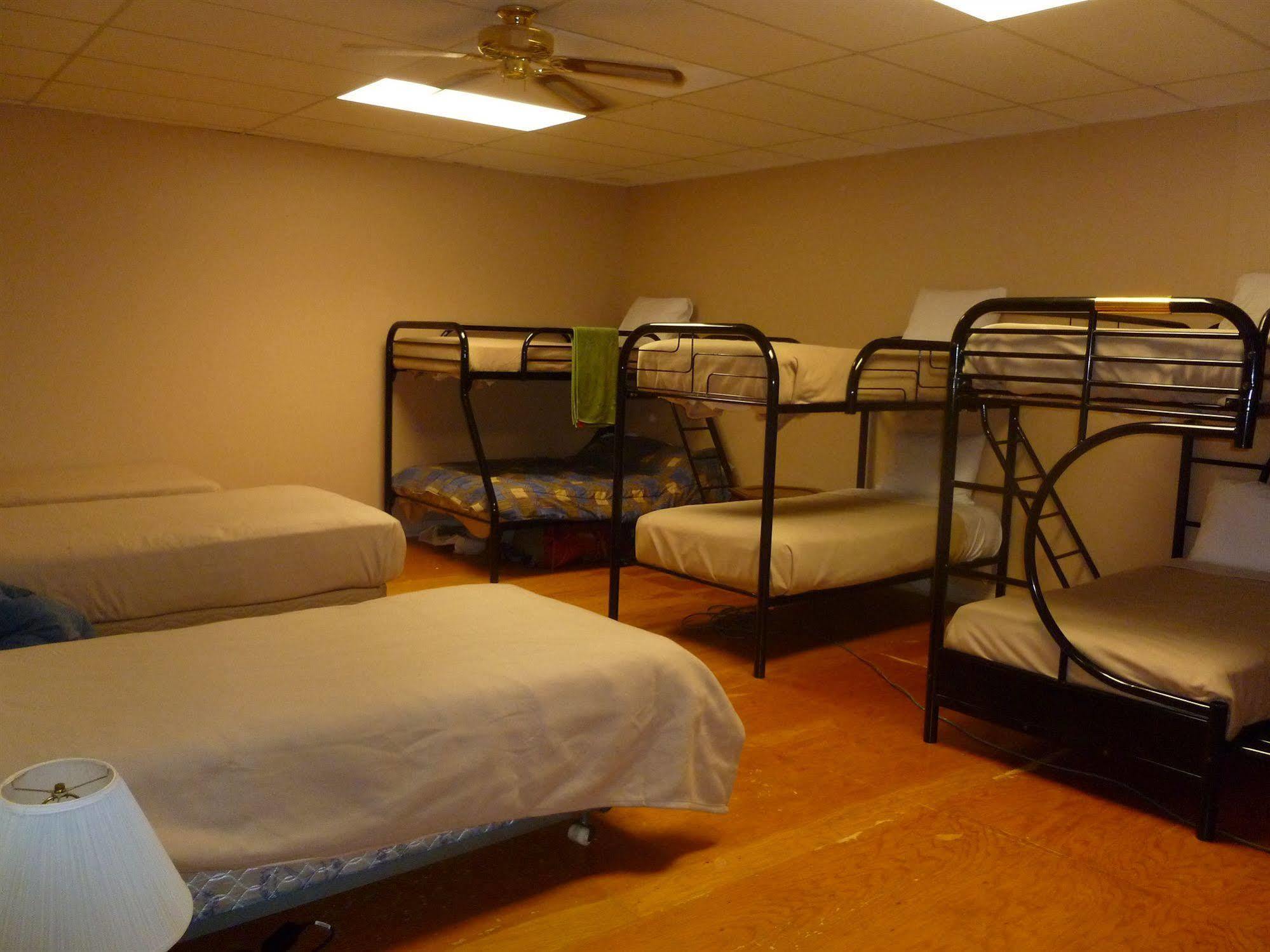 Vernon Hostel *